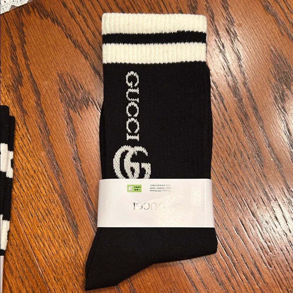 NWT Ladies Black and Cream Logo Socks Trio - Picture 3 of 4